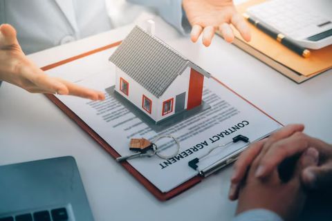 Homeowners Insurance Guide: Coverage and Claims